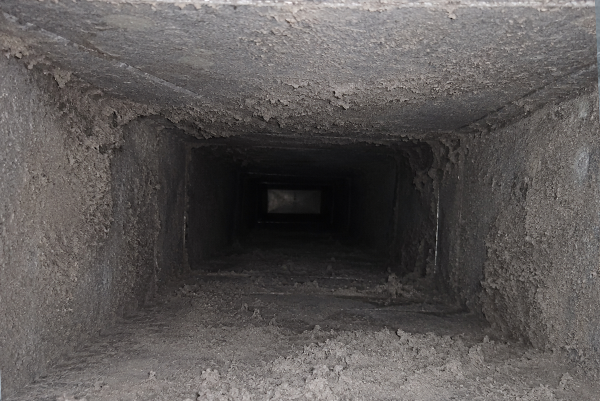 Dirty air duct before cleaning